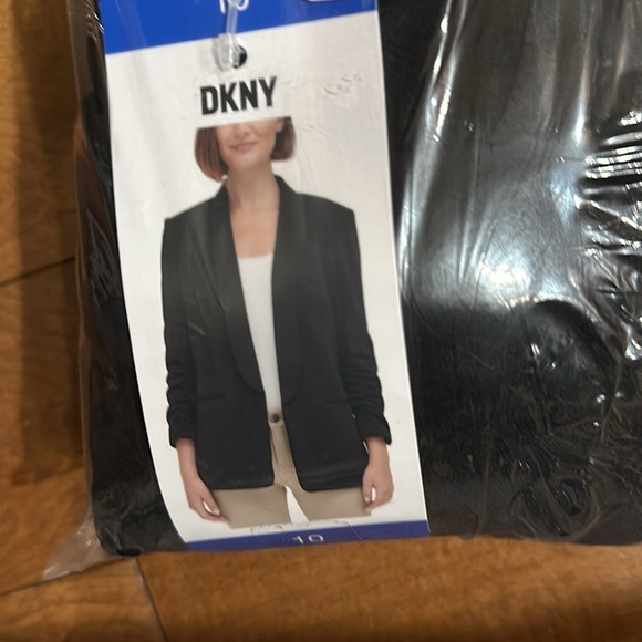 NWT DKNY Ladies' Blazer - Picture 5 of 5
